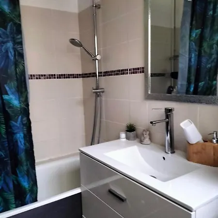 בית אירוח Chambre Spacieuse *